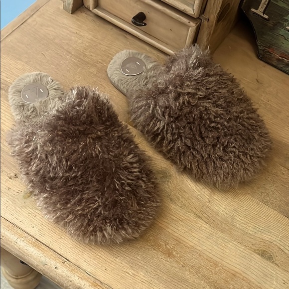 Anthropologie Teddy Slide Slippers Fuzzy Size Small (5-6) Faux Fur Soft Brown - Picture 2 of 8